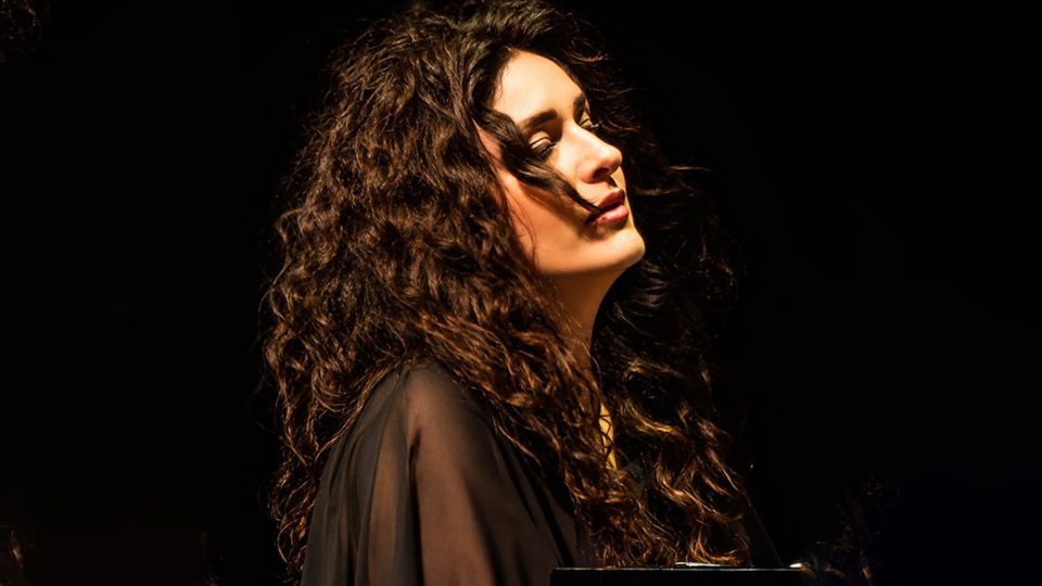 Aforizmalar 432 Anjelika Akbar Konser Buluşması