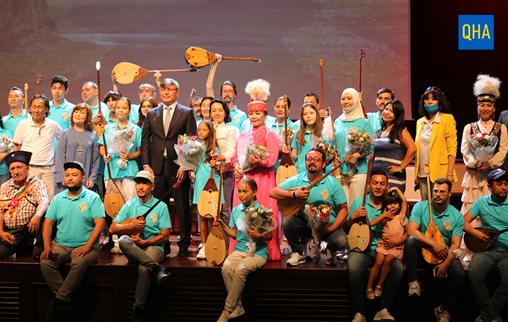 “dombra,-anadolu-ve-kazak-halkini-gecmisten-ilham-alarak-birlestiren-altin-koprudur”