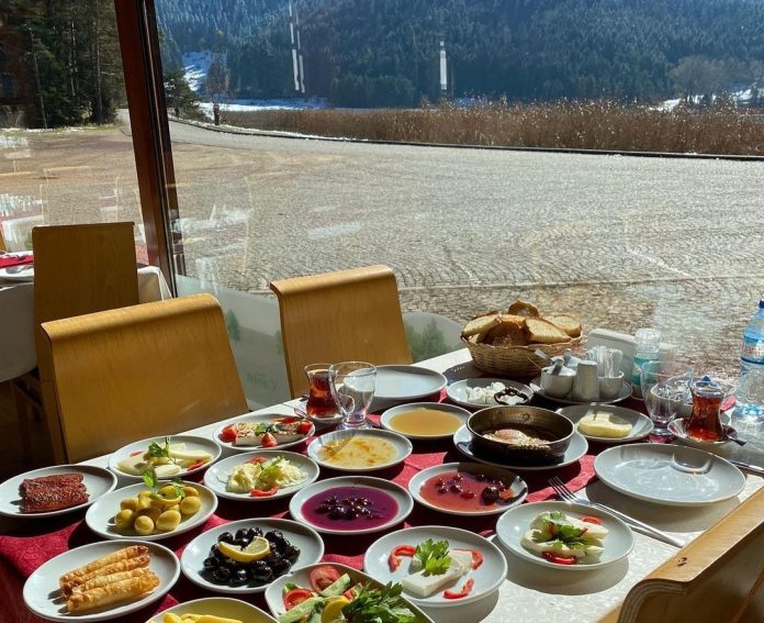 abant'ta-ne-yenir,-nerede-yenir?-abant'in-en-iyi-yeme-icme-mekanlari-|-fixbilet-blog