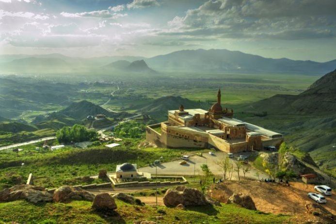 agri-kamp-alanlari-|-agri’da-kamp-yapilacak-en-iyi-8-yer!-–-fixbilet-blog