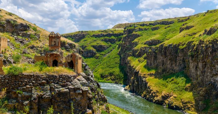 kars'in-tarihi-yerleri-|-kars'ta-gorulecek-17-tarihi-durak-|-fixbilet-blog