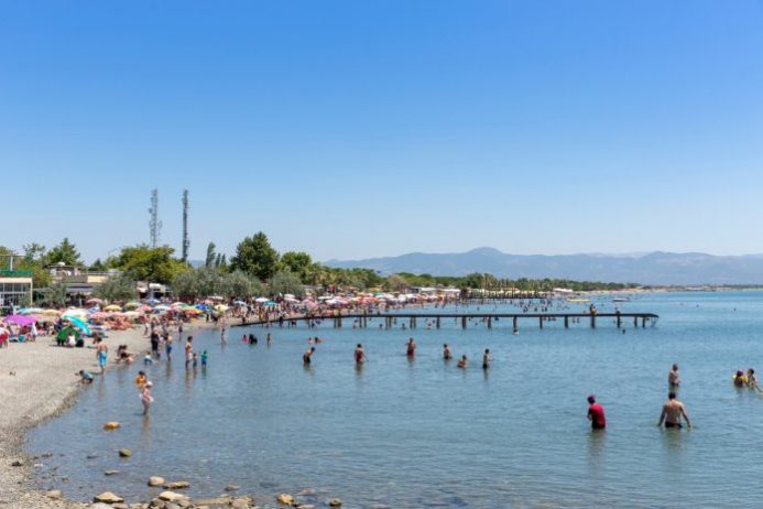 edremit'te-denize-girilecek-yerler-–-42-muhtesem-edremit-plaji-|-fixbilet-blog