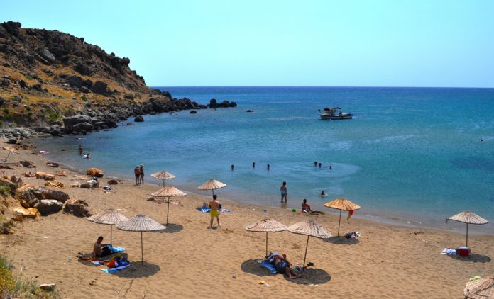 kucukkuyu'da-denize-girilecek-yerler-–-11-harika-kucukkuyu-plaji-|-fixbilet-blog