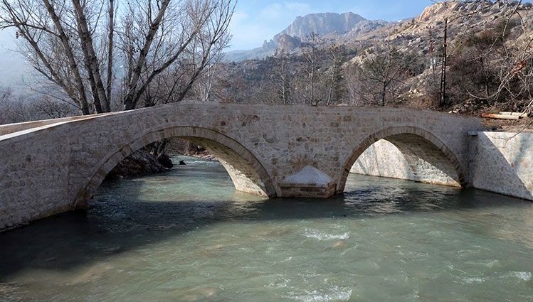 malatya’daki tarihi-tas-koprunun-restorasyonu-tamamlandi
