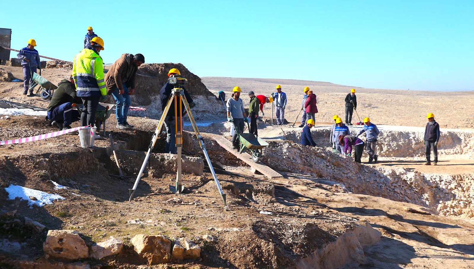 zerzevan-kalesi’nin-surlari-tum-yil-suren-kazilarla-ortaya-cikariliyor