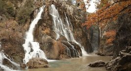 antalya’daki-ucansu-selalesi-yogun-ilgi-goruyor