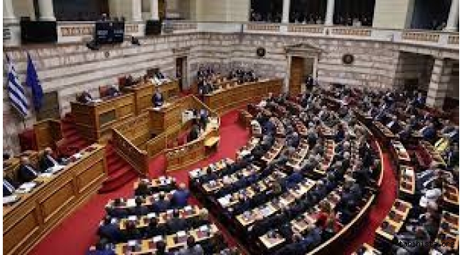 yunanistan-parlamentosunda-dr.-sadik-ahmet'in-anisina-buyuk-saygisizlik