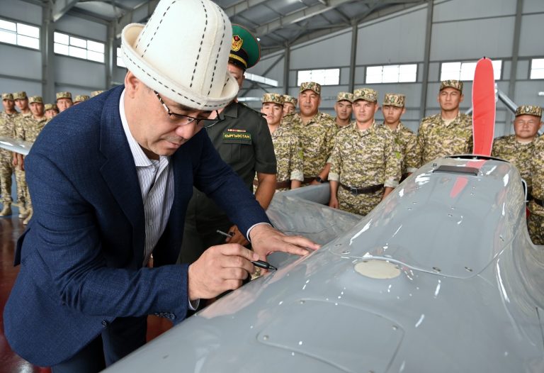 kirgizistan'da-bayraktar-siha-ussunu-acti