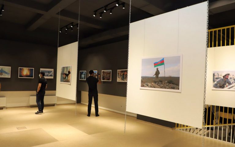 kirgizistan-turkiye-manas-universitesi'nde-“karabag-zaferi”-sergisi-acildi