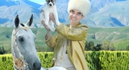 turkmenistan-cumhurbaskani-“alabay”-coban-kopeginin-heykelini-diktirdi