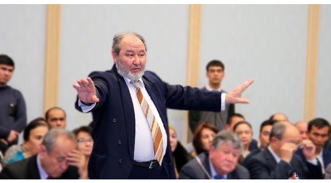 yoldas-esbek:-edebiyati-sevmeyen-adamin-dizleri-zayif-olur.