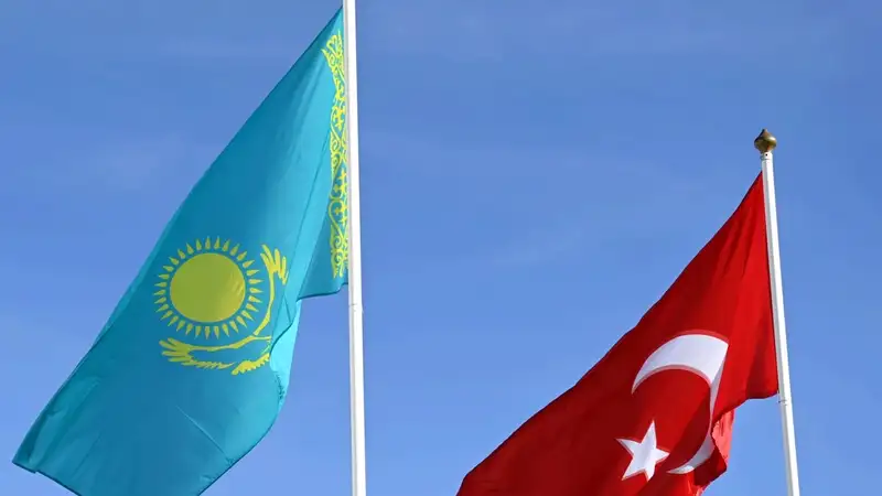 kazakistan-ve-turkiye,-askeri-techizat-anlasmasi-imzaladi