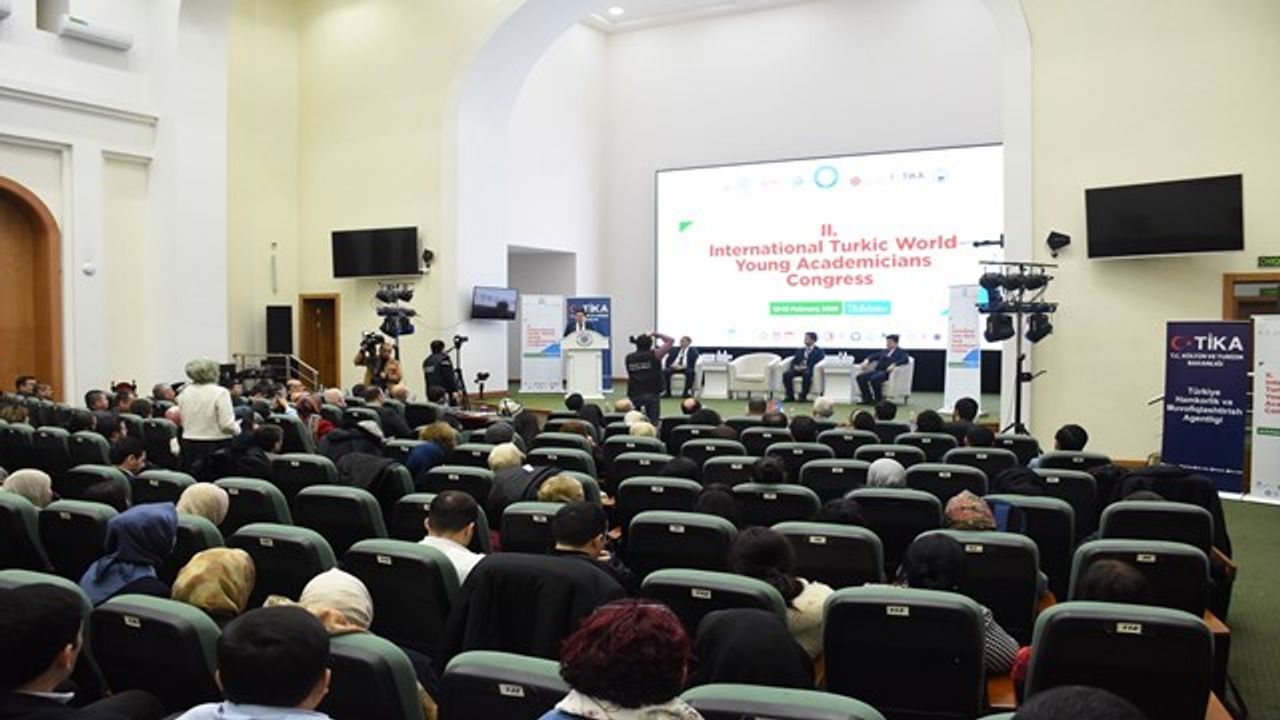 ozbekistan'da-turk-dunyasi-genc-akademisyenler-kongresi-basladi