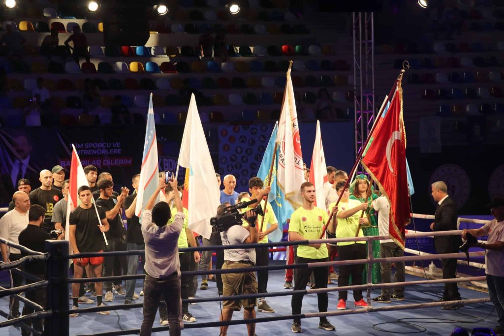 Türk Dünyası Kick Boks Şampiyonası Kocaeli’de yapıldı