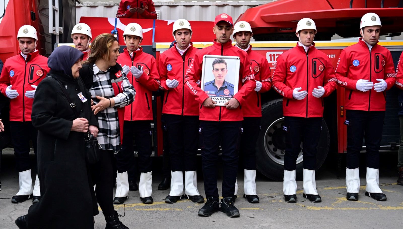 sehit-dusen-itfaiye-eri-icin-toren