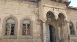 230-yillik-tarihi-okul-definecilerin-hedefinde