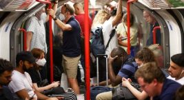 londra’da-elektrik-kesintisi:-yolcular-metroda-mahsur-kaldi