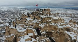 kapadokya beyaz-ortuyle-kaplandi