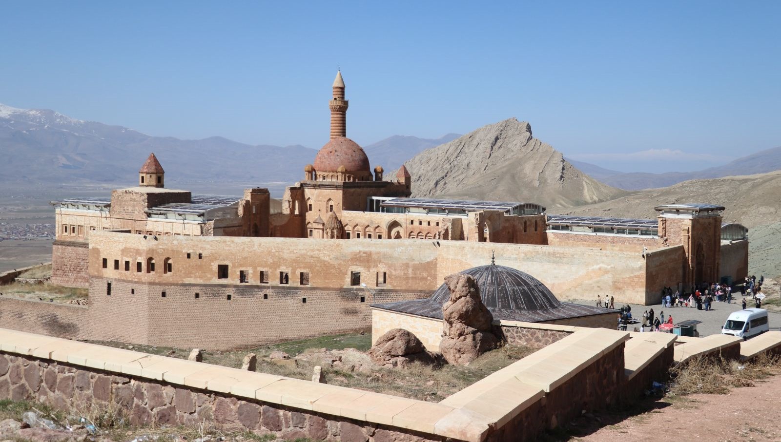 ishak-pasa-sarayi’na-bayram-tatilinde-yogun-ilgi