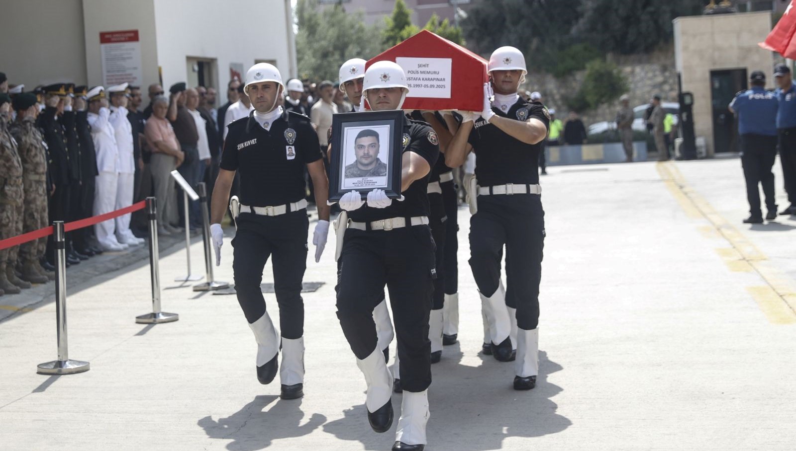 sehit-ozel-harekat-polisine-veda