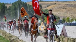 malazgirt-zaferi-tarihi:-ahlat,-malazgirt-zaferi’nin-954.-yil-donumu-kutlamalarina-hazir