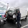 aksaray’da-jandarma-aracina-minibus-carpti:-ikisi-asker-uc-can-kaybi-var