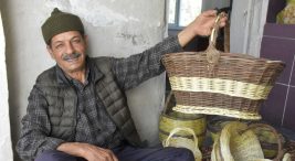 geleneksel-meslegin-son-ustasi:-dede-yadigari-isini-60-yildir-surduruyor