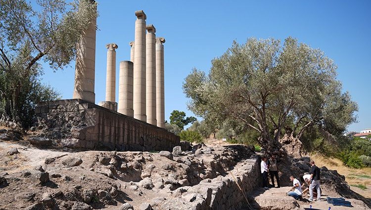 smyrna-hoyugu’nde-kazi-calismalari-suruyor