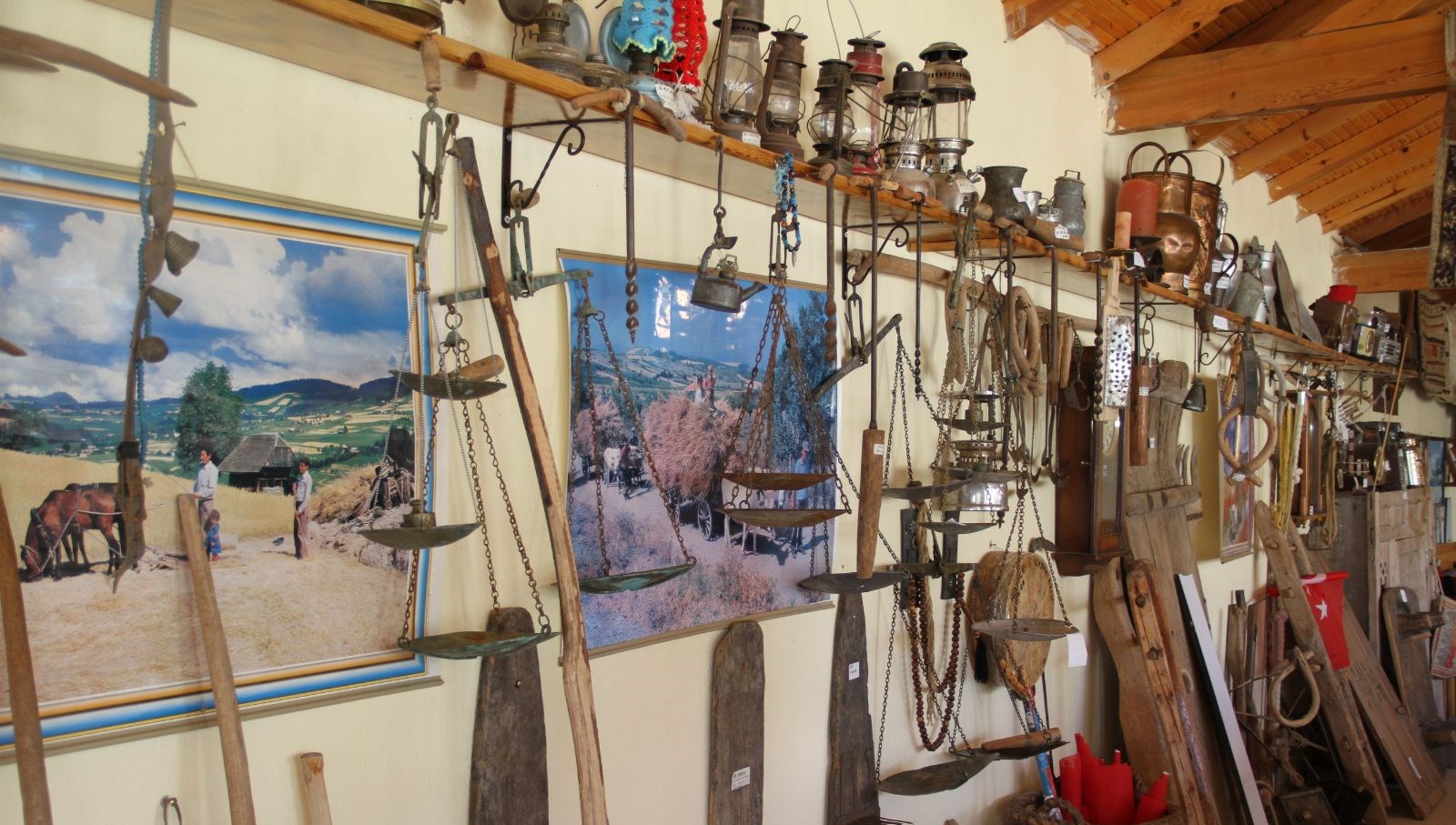 cankiri’daki-muze ziyaretcilerini-zamanda-yolculuga-cikartiyor