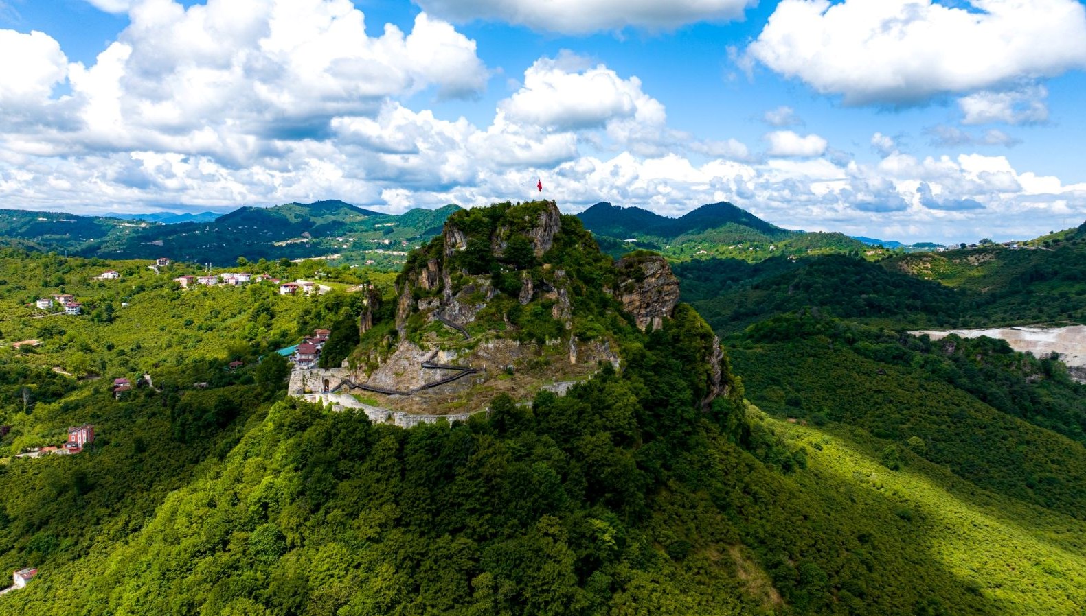 ordu’daki-unye-kalesi’ne-ziyaretci-akini