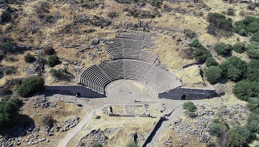 assos-antik-kenti’ndeki-2-bin-200-yillik-tiyatro-restore-edilecek