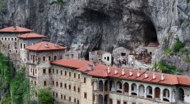 sumela-manastiri’na-turist-akini