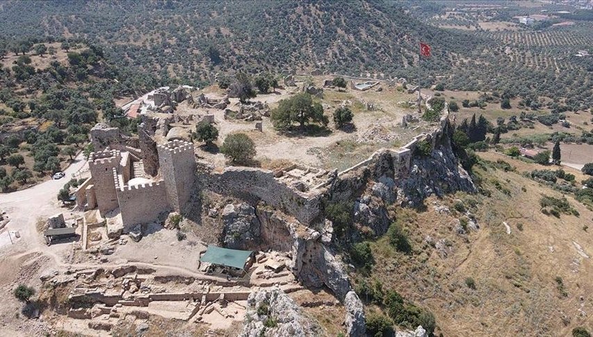 becin-antik-kenti’nde-kazilar-suruyor:-ok-uclari-bulundu