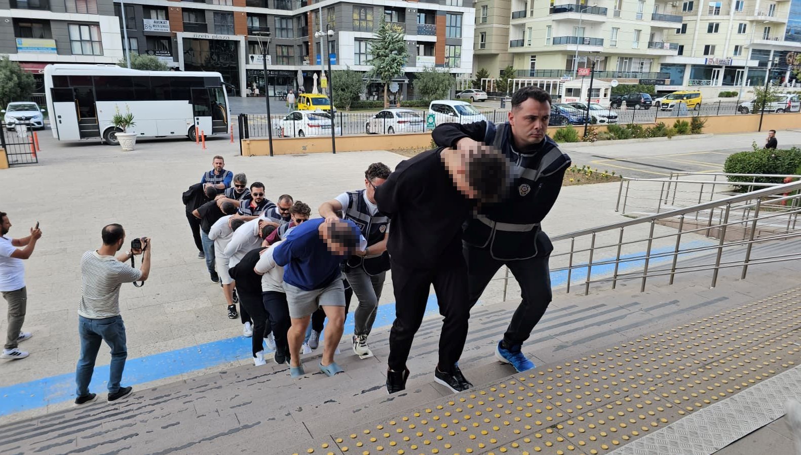 edirne’de-sehit-ailesini-dolandiran-11-supheli-adliyede
