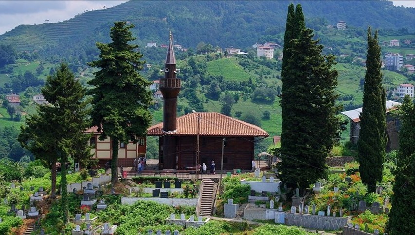 trabzon’un-yuzlerce-yillik-camileri gorenleri-hayran-birakiyor