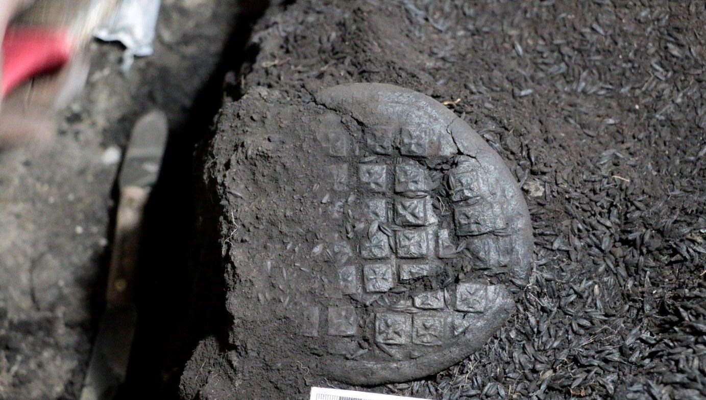 bin-300-yillik-bezemeli-arpa-ekmekleri