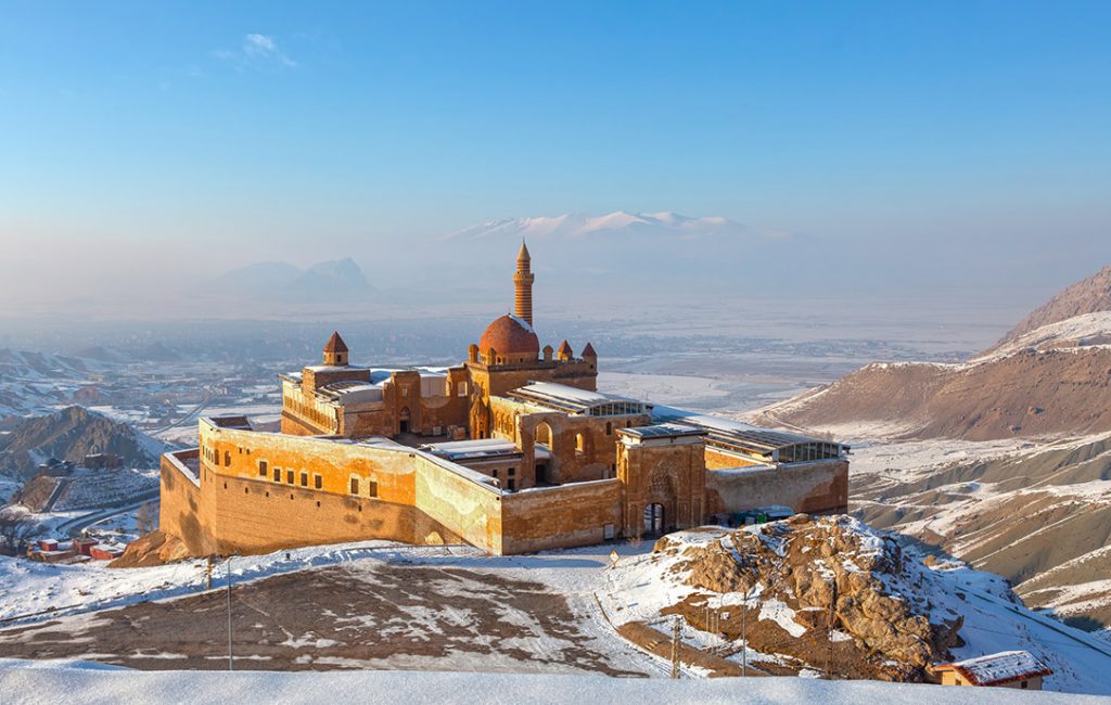 İshakpaşa Sarayı.